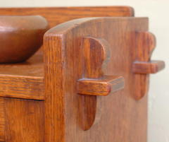 Close-up keyed through-tenons.